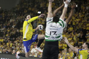 Kielce. Mecz Ligi Mistrzów Industria Kielce - Sporting Lizbona - Radio Kielce