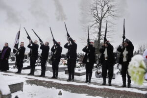 W Sobkowie oddano hołd powstańcom styczniowym - Radio Kielce W Sobkowie oddano hołd powstańcom styczniowym - Radio Kielce
