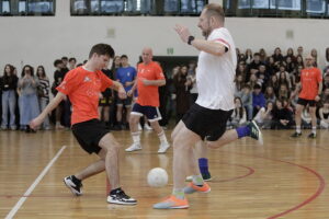 Uczniowie kieleckiego „Słowaka” zagrali na rzecz hospicjum - Radio Kielce 17.02.2026. Kielce. X Charytatywny Turniej Piłki Nożnej na rzecz kieleckiego stacjonarnego hospicjum / Fot. Jarosław Kubalski - Radio Kielce