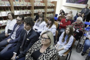 „Ukraińska półka z książkami” już dostępna w Kielcach - Radio Kielce