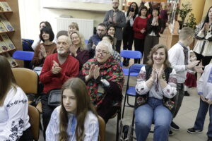 „Ukraińska półka z książkami” już dostępna w Kielcach - Radio Kielce