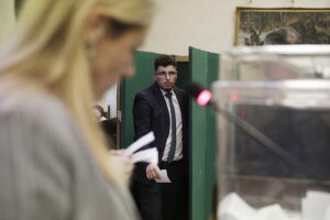 Po czterech remisach wybrano przewodniczącego - Radio Kielce