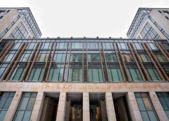 Teatr Żeromskiego znów na wokandzie. Sąd odrzucił skargę ministerstwa