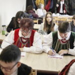 Reportaż w Radiu Kielce - „Jo sie wsi nie wstydzę”. Na zdjęciu: Dyktando gwarowe w Wilkowie / Fot. Jarosław Kubalski - Radio Kielce