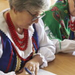 Reportaż w Radiu Kielce - „Jo sie wsi nie wstydzę”. Na zdjęciu: Dyktando gwarowe w Wilkowie / Fot. Jarosław Kubalski - Radio Kielce