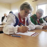 Reportaż w Radiu Kielce - „Jo sie wsi nie wstydzę”. Na zdjęciu: Dyktando gwarowe w Wilkowie / Fot. Jarosław Kubalski - Radio Kielce