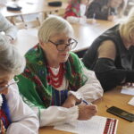 Reportaż w Radiu Kielce - „Jo sie wsi nie wstydzę”. Na zdjęciu: Dyktando gwarowe w Wilkowie / Fot. Jarosław Kubalski - Radio Kielce