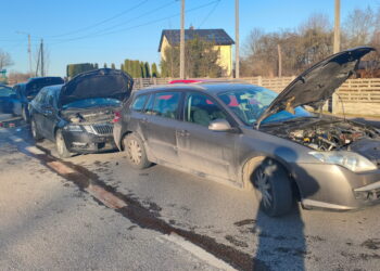 Kaskadowe zderzenie aut. W akcji ratownicy