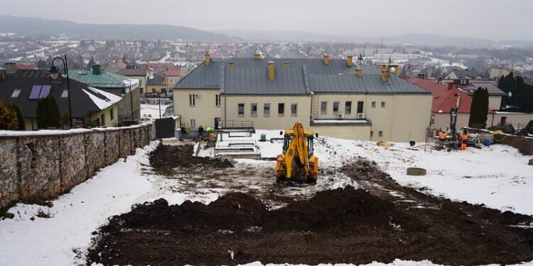 Chęciny. Prace związane z przygotowaniami do budowy Ośrodka Historii Chęcin / Fot. checiny.pl