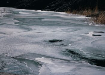 Wisła zamarzła w Toruniu po raz pierwszy od 5093 dni