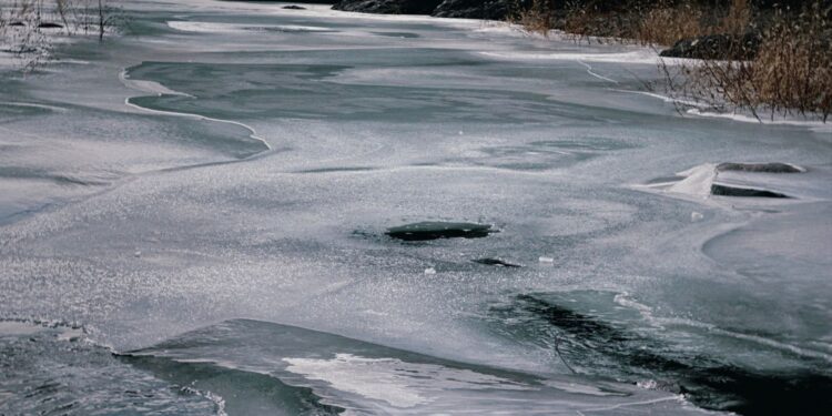 Wisła zamarzła w Toruniu po raz pierwszy od 5093 dni