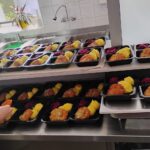 Posiłki przygotowane w ramach programu „Poczta Obiadowa” / Fot. Caritas Diecezji Kieleckiej