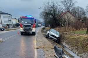 23.02.2026. Jaronowice. Wypadek / Fot. KP PSP Jędrzejów