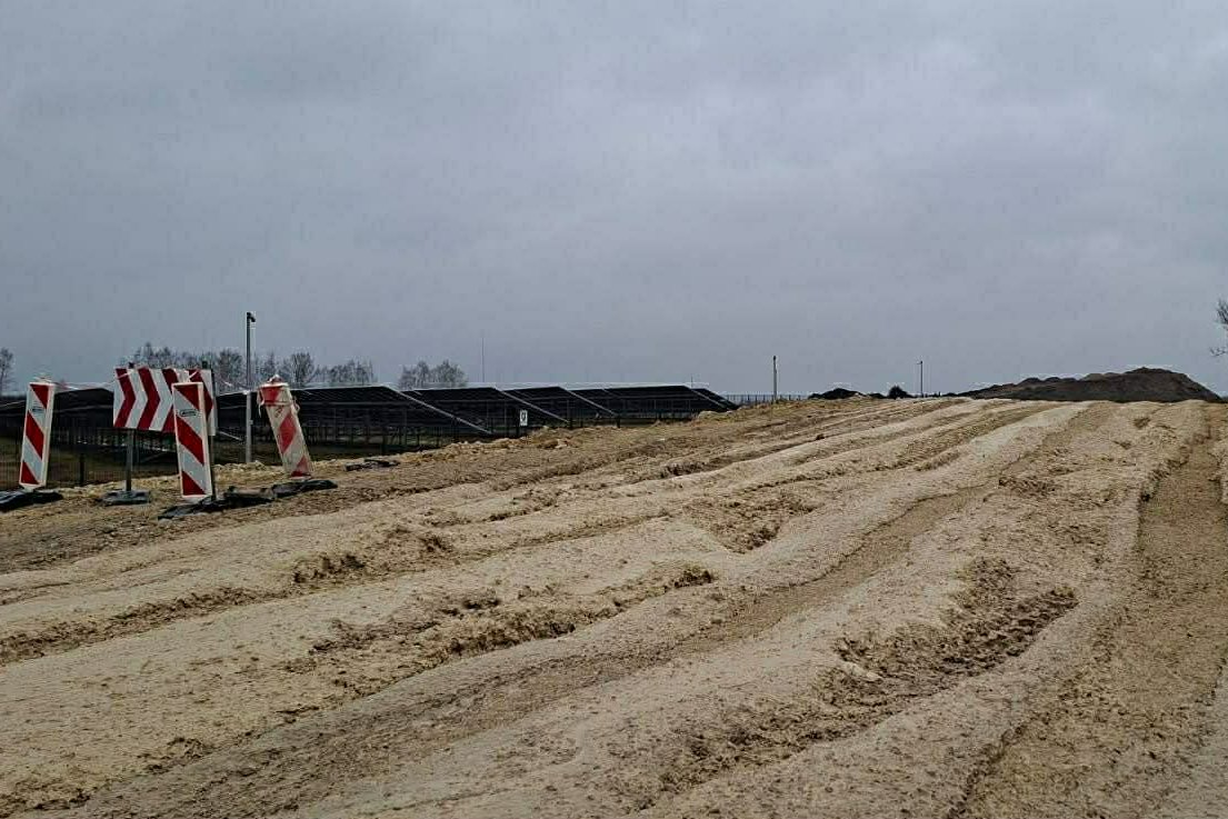 Przedłużająca się przebudowa drogi zdenerwowała radnych