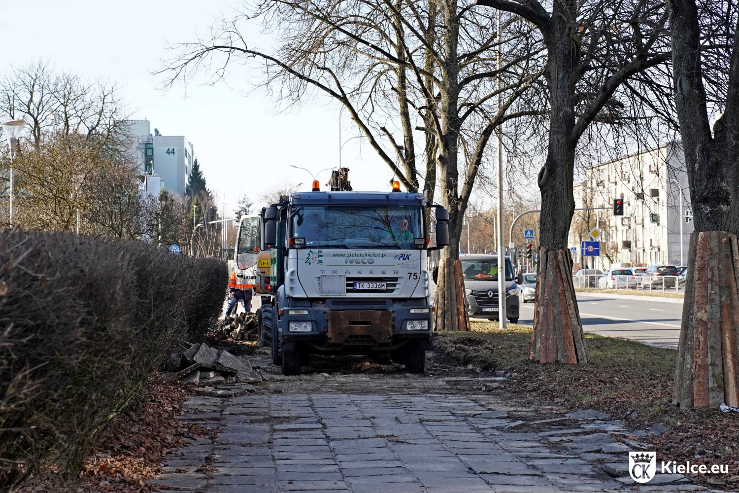 Kolejne remonty w ramach miejskiego programu „Bezpieczny chodnik”