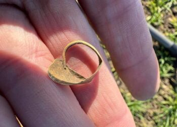 Złoto z epoki brązu znaleziono w okolicach Ożarowa