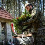 Dowódca i żołnierze oddali hołd patronowi