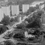 Kielce. Ulica Nowy Świat. Lata 1970-1980. Z lewej strony ulica Nowy Świat, z prawej strony ulica Dąbrowska / źródło: fotopolska.eu