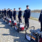18.03.2026. Sandomierz. Przekazanie nowoczesnego sprzętu ratunkowego, zakupionego w ramach Programu Ochrony Ludności i Obrony Cywilnej, strażakom z OSP z powiatu sandomierskiego / Fot. Grażyna Szlęzak-Wójcik – Radio Kielce