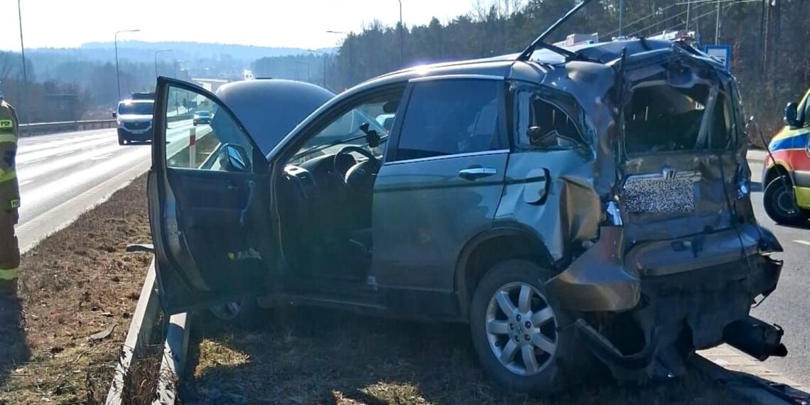 Wypadek w Piasecznej Górce. Ranna jedna osoba