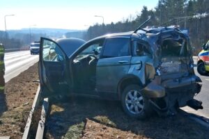 Wypadek w Piasecznej Górce. Ranna jedna osoba