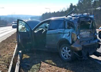 Wypadek w Piasecznej Górce. Ranna jedna osoba