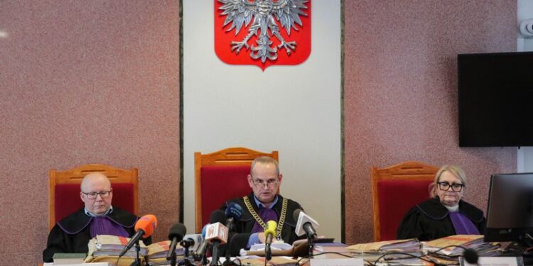 Adwokat od „trumien na kółkach” skazany na 1,5 roku więzienia