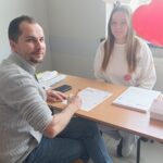 20.03.2026. Busko-Zdrój. Zespół Szkół Technicznych i Ogólnokształcących im. Kazimierza Wielkiego w Busku-Zdroju zainicjował akcję wspierającą DKMS i zachęcającą do rejestracji potencjalnych dawców szpiku / Fot. Marta Gajda-Kruk - Radio Kielce