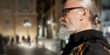 Placa de Sant Jaume, Barcelona - Paweł Opaliński w trakcie pracy nad „Metall en LLuita” / Fot. archiwum prywatne