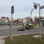 20.03.2026. Kielce. Skrzyżowanie ulic Wapiennikowej i Tarnowskiej. Zderzenie dwóch samochodów / Fot. Radio Kielce