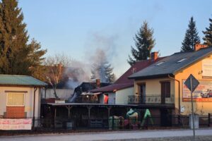 Tragiczny pożar pustostanu - Radio Kielce 04.03.2026. Skarżysko-Kamienna. Pożar / Fot. PSP Skarżysko-Kamienna