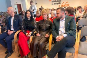 06.03.2026. Kielce. Biblioteka wojewódzka. Wystawa malarstwa Agnieszki Hojwy „Siła kobiet – emocje zapisane na płótnie” / Fot. Aleksandra Słowak - Radio Kielce