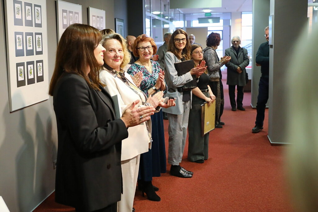 11.03.2026. Kielce. Wernisaż wystawy pt. „Baśniowy świat Juliusza Szczęsnego Batury w ekslibrisie i małej grafice” / Fot. Wiktor Taszłow - Radio Kielce