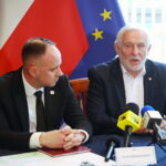 17.03.2026. Kielce. Wojewoda świętokrzyski Józef Bryk wydał zezwolenie na realizację inwestycji drogowej (ZRID) niezbędnej do rozpoczęcia budowy drogi ekspresowej S74 pomiędzy węzłami Kielce Zachód i Kielce Bocianek / Fot. Wiktor Taszłow – Radio Kielce