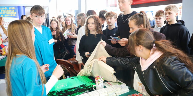 19.03.2026. Kielce. Targi Kielce. Wydarzenie edukacyjne „Fach w ręku – to się opłaca” / Fot. Wiktor Taszłow - Radio Kielce