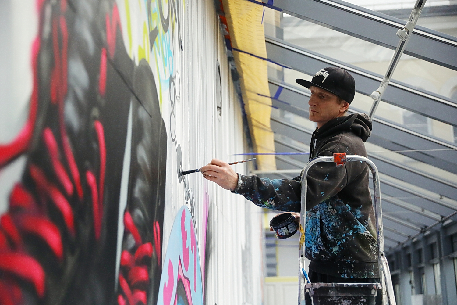 Graffiti towarzyszy nowej wystawie