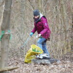 21.03.2026. Kielce. Sprzątanie mikrolasu na Czarnowie / Fot. Wiktor Taszłow - Radio Kielce