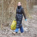 21.03.2026. Kielce. Sprzątanie mikrolasu na Czarnowie / Fot. Wiktor Taszłow - Radio Kielce