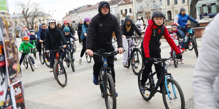 Rowerowa rozgrzewka przed GeoFestiwalem - Radio Kielce Rowerowa rozgrzewka przed GeoFestiwalem