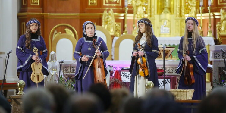 22.03.2026. Daleszyce. Koncert Finałowy XXII Festiwalu Wielkopostnego / Fot. Wiktor Taszłow - Radio Kielce