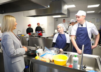 Uczniowie kieleckiej szkoły będą gotować i piec jak zawodowcy - Radio Kielce 25.03.2026. Kielce. ZDZ. Otwarcie pracowni gastronomicznej / Fot. Wiktor Taszłow - Radio Kielce