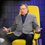 Audycja „Dzień dobry to ja! Rozmowy inne niż wszystkie w Radiu Kielce”. Ksiądz doktor Jerzy Karbownik / Fot. Wiktor Taszłow – Radio Kielce