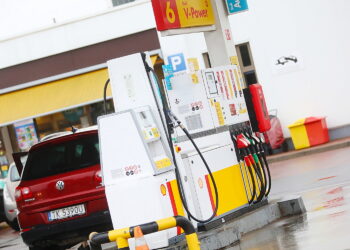 Od piątku niższe ceny paliw