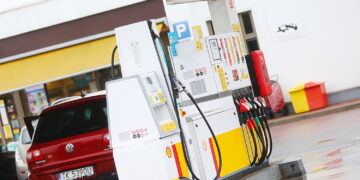 Od piątku niższe ceny paliw