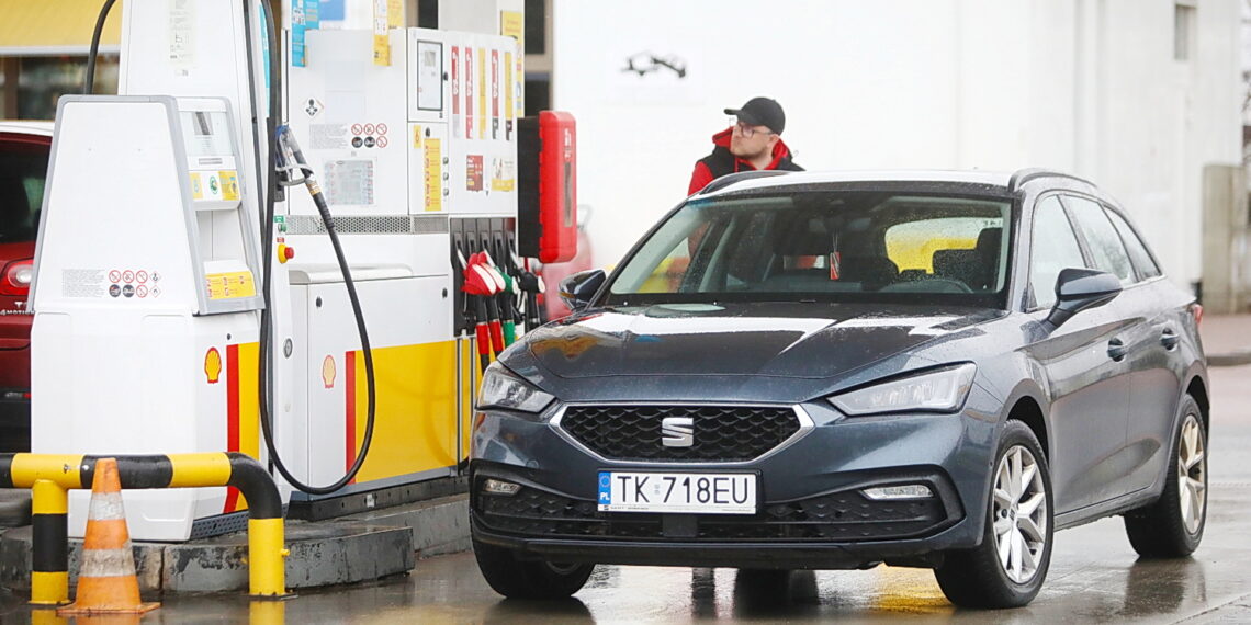 Minister Energii podał ceny paliw obowiązujących w środę (1 kwietnia)