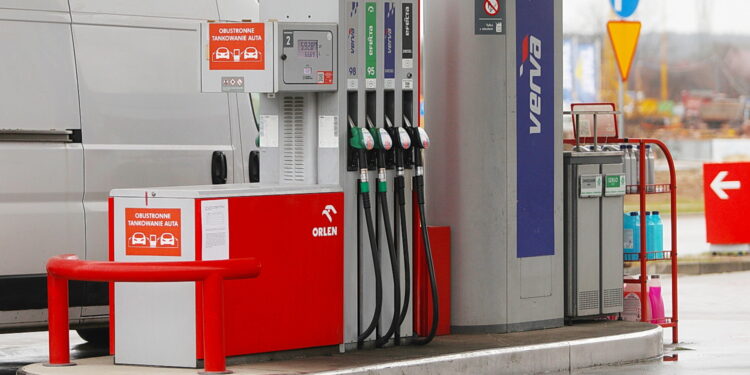 Maksymalne ceny paliw we wtorek. Rząd podał stawki