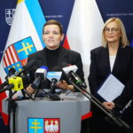 Marta Cienkowska, ministra kultury i dziedzictwa narodowego oraz Renata Janik, marszałek województwa świętokrzyskiego podpisały w piątek (27 marca) porozumienie dotyczące Teatru im. Stefana Żeromskiego w Kielcach / Fot. Wiktor Taszłow – Radio Kielce