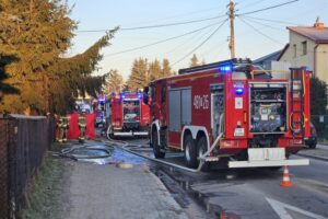 Tragiczny pożar pustostanu - Radio Kielce 04.03.2026. Skarżysko-Kamienna. Pożar / Fot. PSP Skarżysko-Kamienna