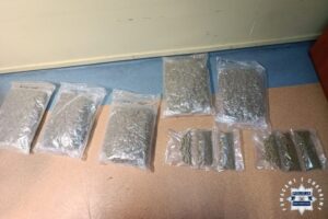 02.03.2026. Ożarów. Zabezpieczone materiały dowodowe / źródło: KPP w Opatowie