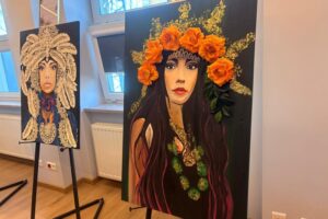 06.03.2026. Kielce. Biblioteka wojewódzka. Wystawa malarstwa Agnieszki Hojwy „Siła kobiet – emocje zapisane na płótnie” / Fot. Aleksandra Słowak - Radio Kielce